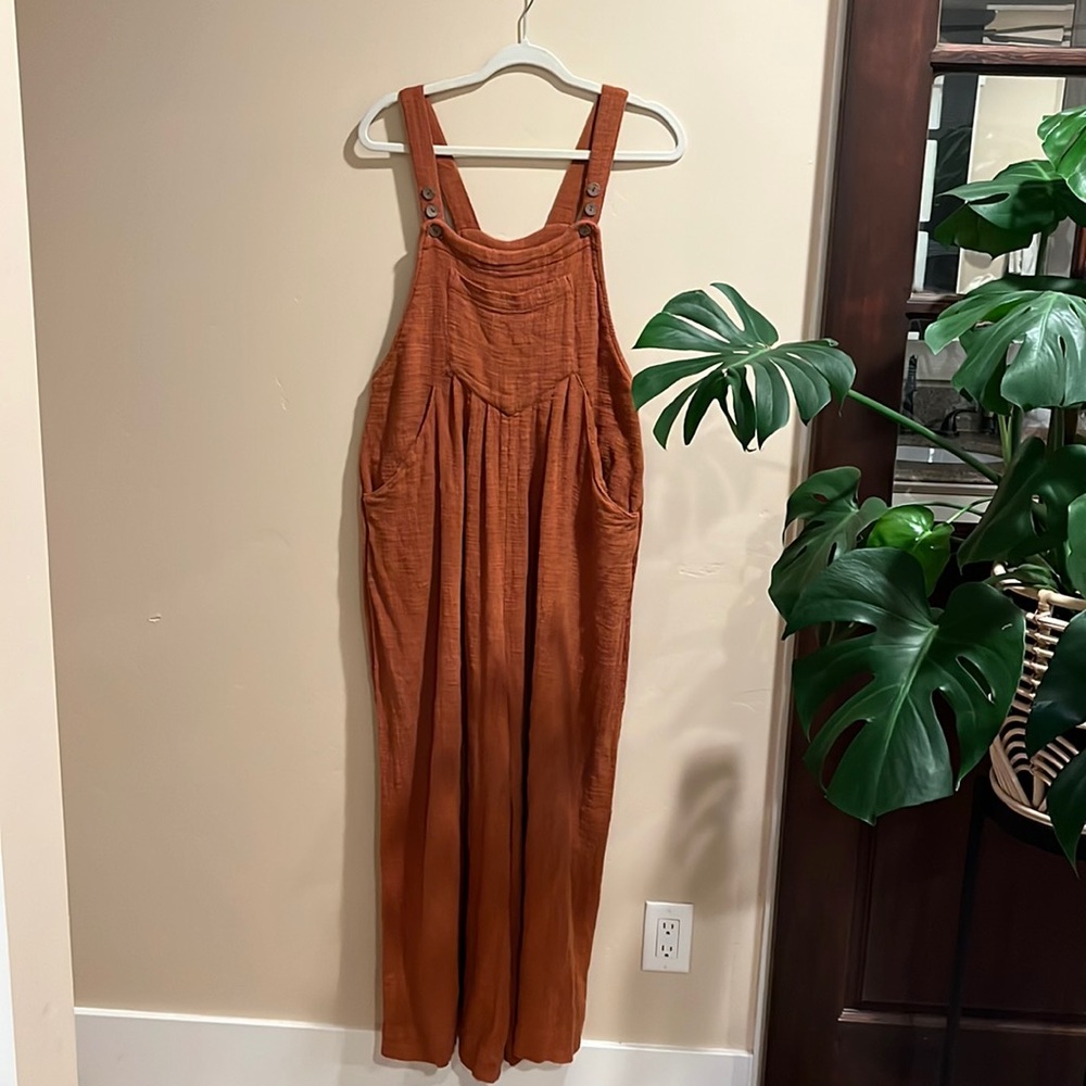 “Sun-Drenched” free people overalls. Linen burnt orange sz L